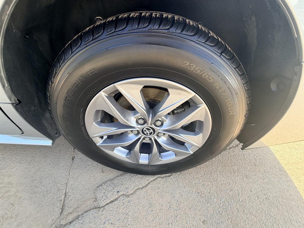 Toyota Sienna XLE 7-Passenger AWD 2023