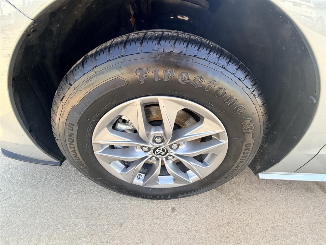 Toyota Sienna XLE 7-Passenger AWD 2023