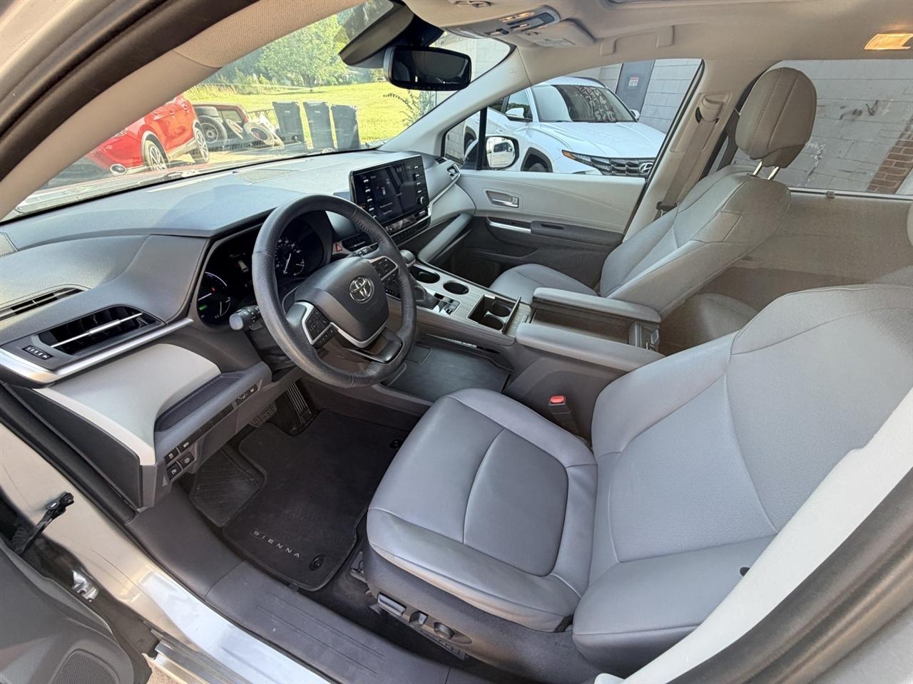 Toyota Sienna XLE 7-Passenger AWD 2023