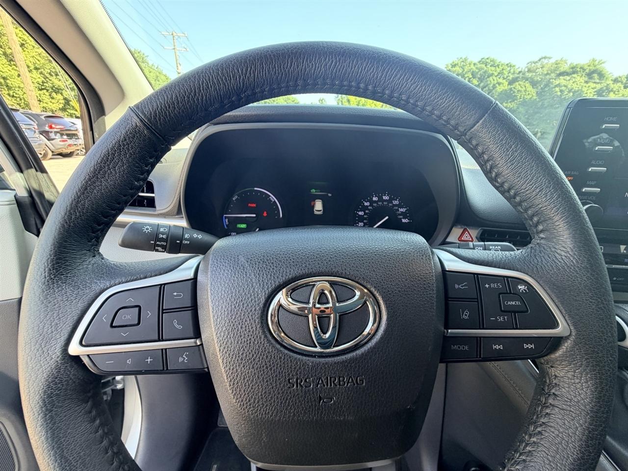 Toyota Sienna XLE 7-Passenger AWD 2023