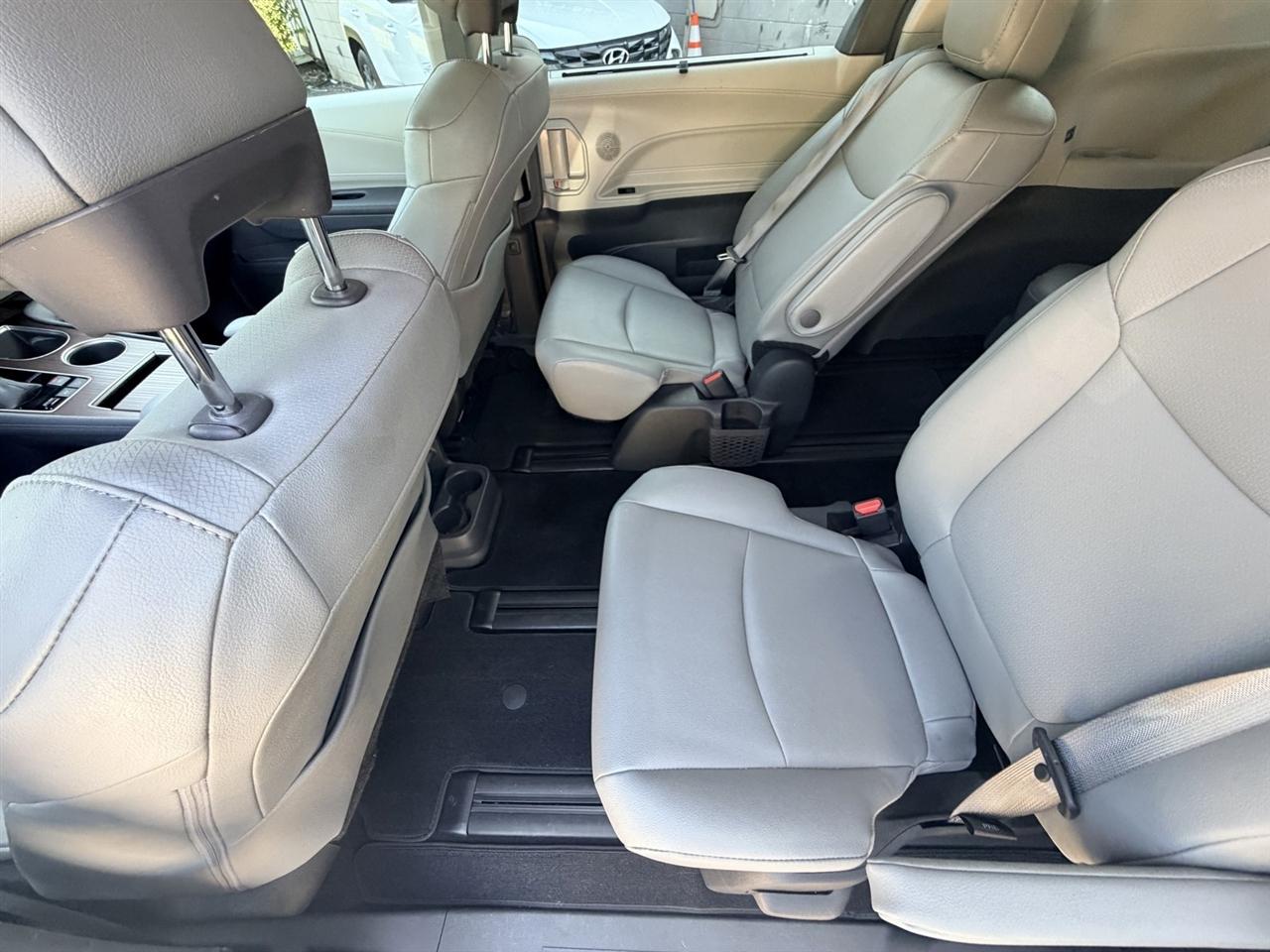 Toyota Sienna XLE 7-Passenger AWD 2023