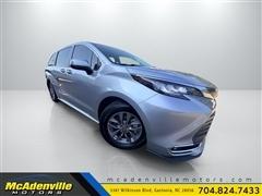 2023 Toyota Sienna 