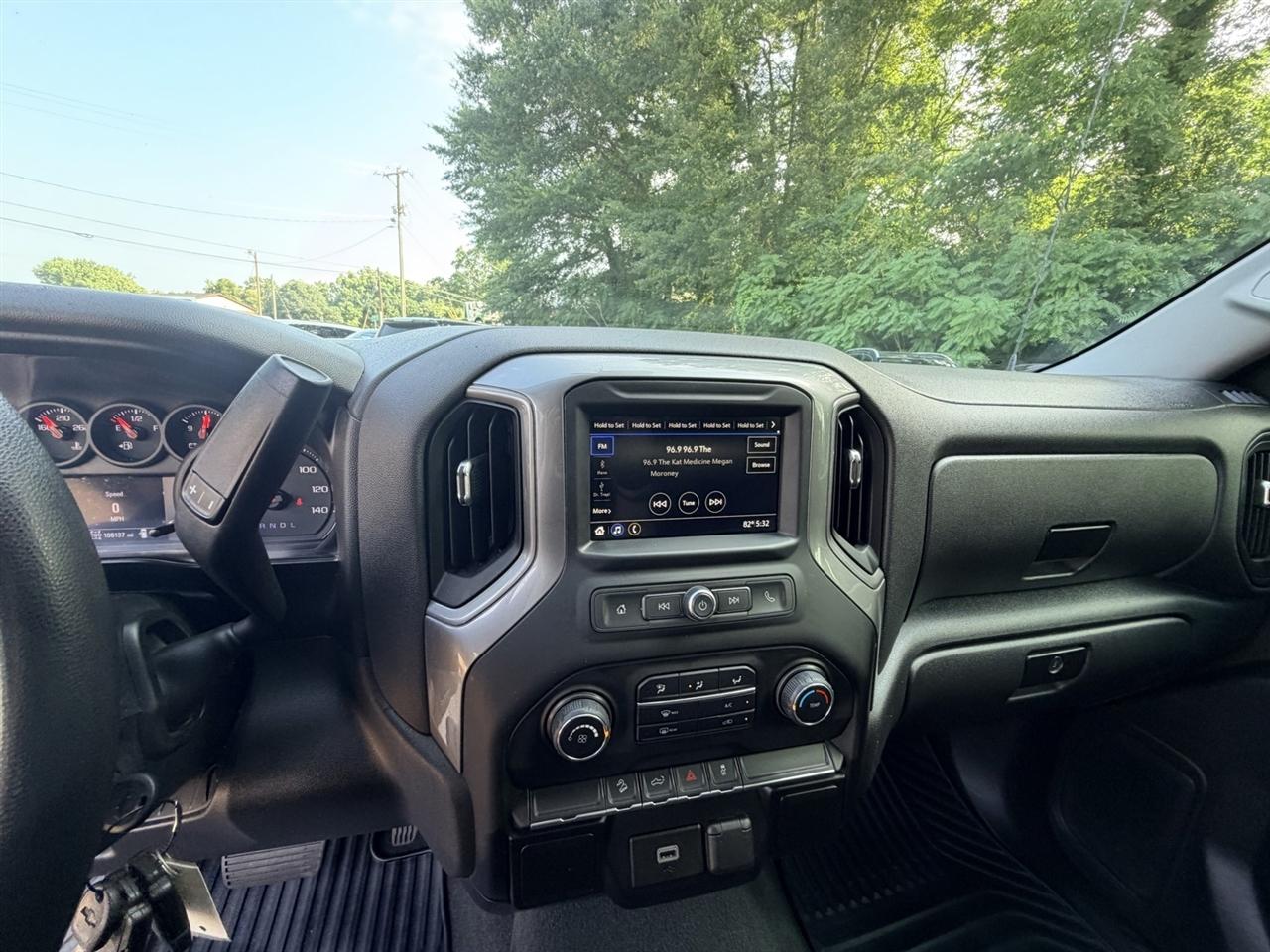 Chevrolet Silverado 1500 Custom Trail Boss Crew Cab Long Box 4WD 2019