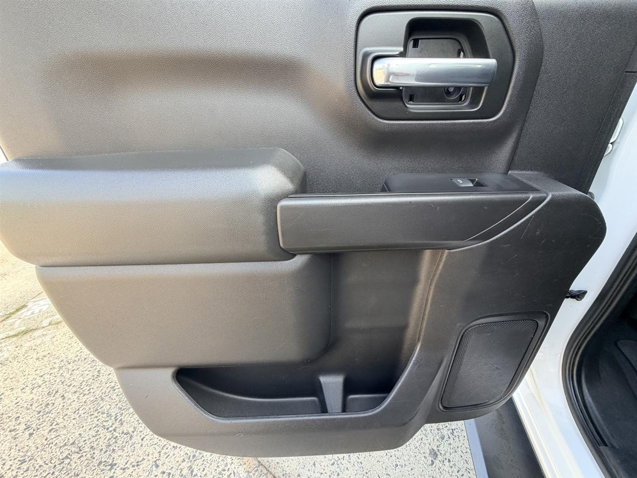 Chevrolet Silverado 1500 Custom Trail Boss Crew Cab Long Box 4WD 2019