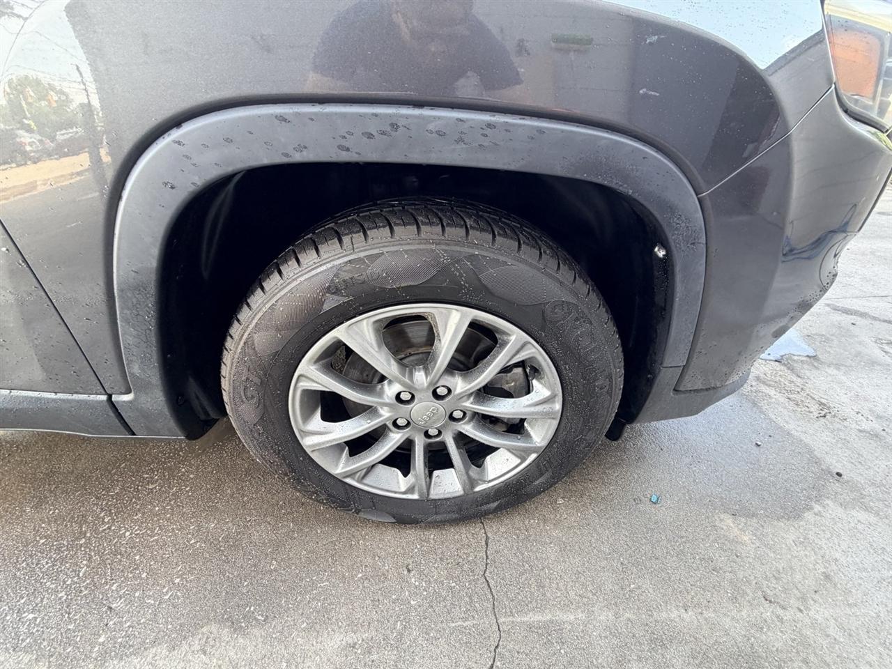Jeep Cherokee Latitude Plus FWD 2019
