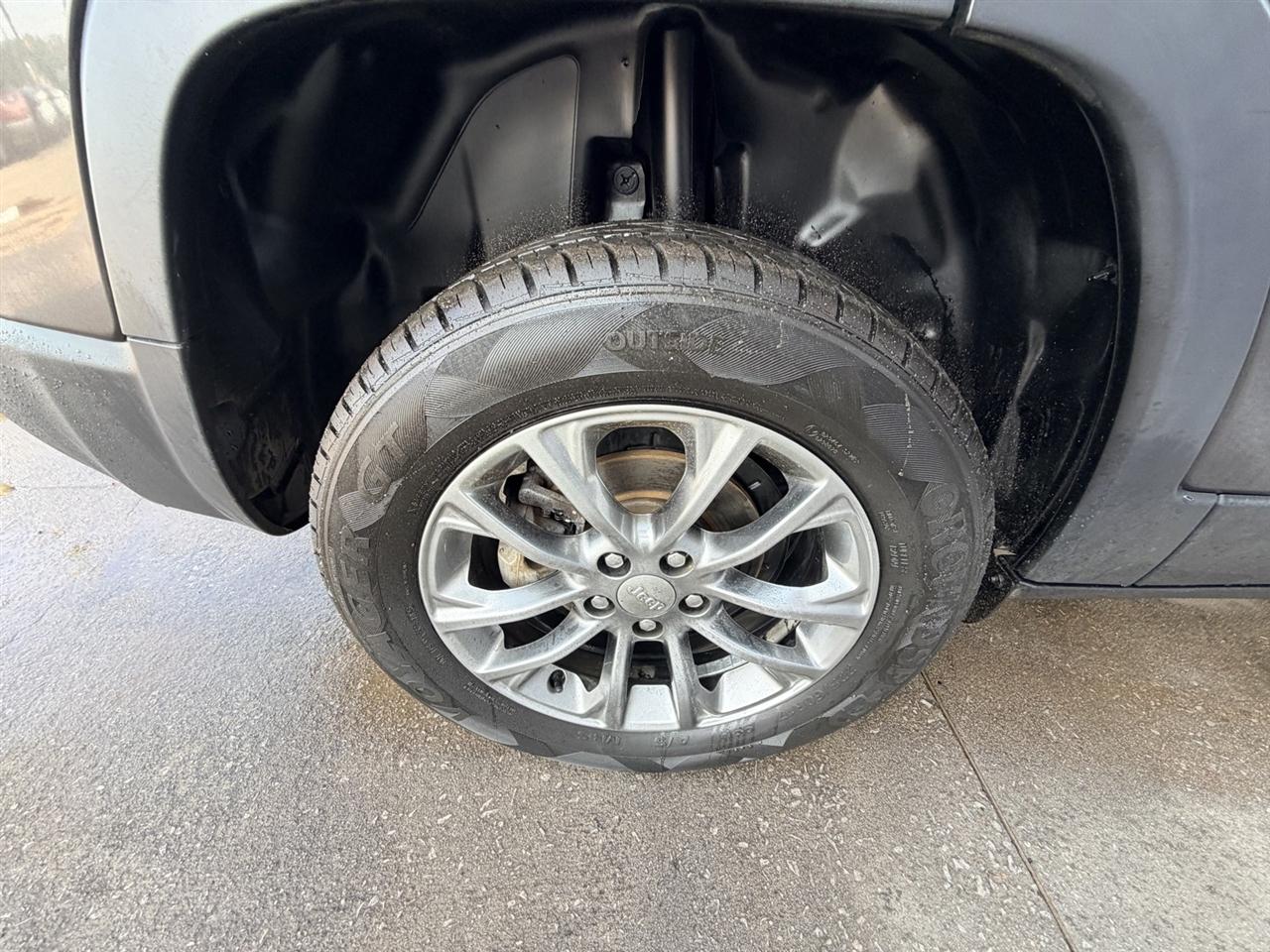 Jeep Cherokee Latitude Plus FWD 2019