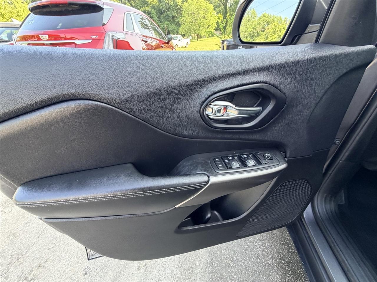 Jeep Cherokee Latitude Plus FWD 2019
