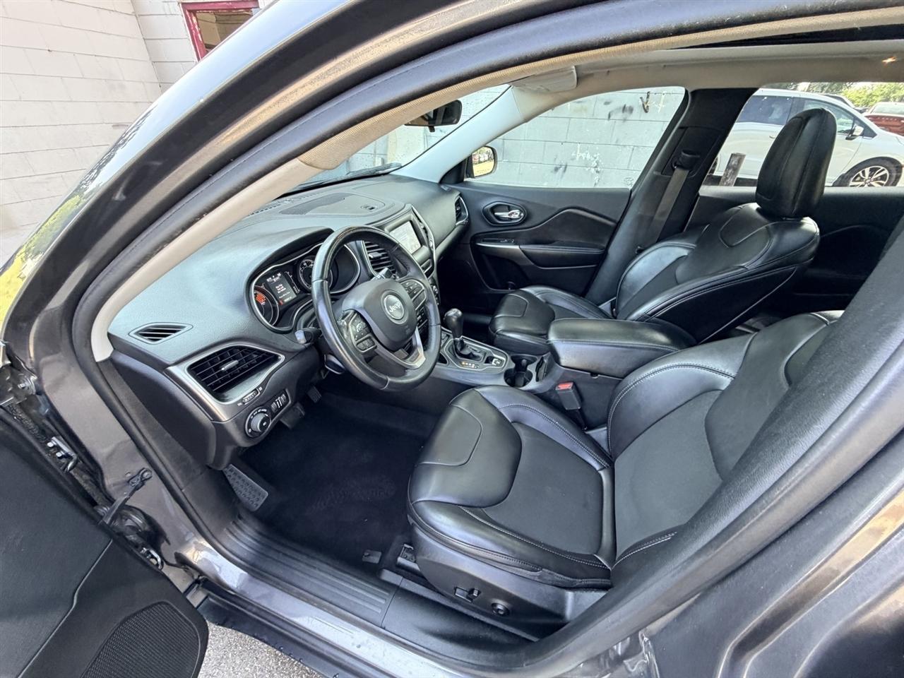 Jeep Cherokee Latitude Plus FWD 2019