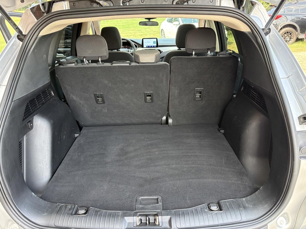 Toyota RAV4 Hybrid LE 2023