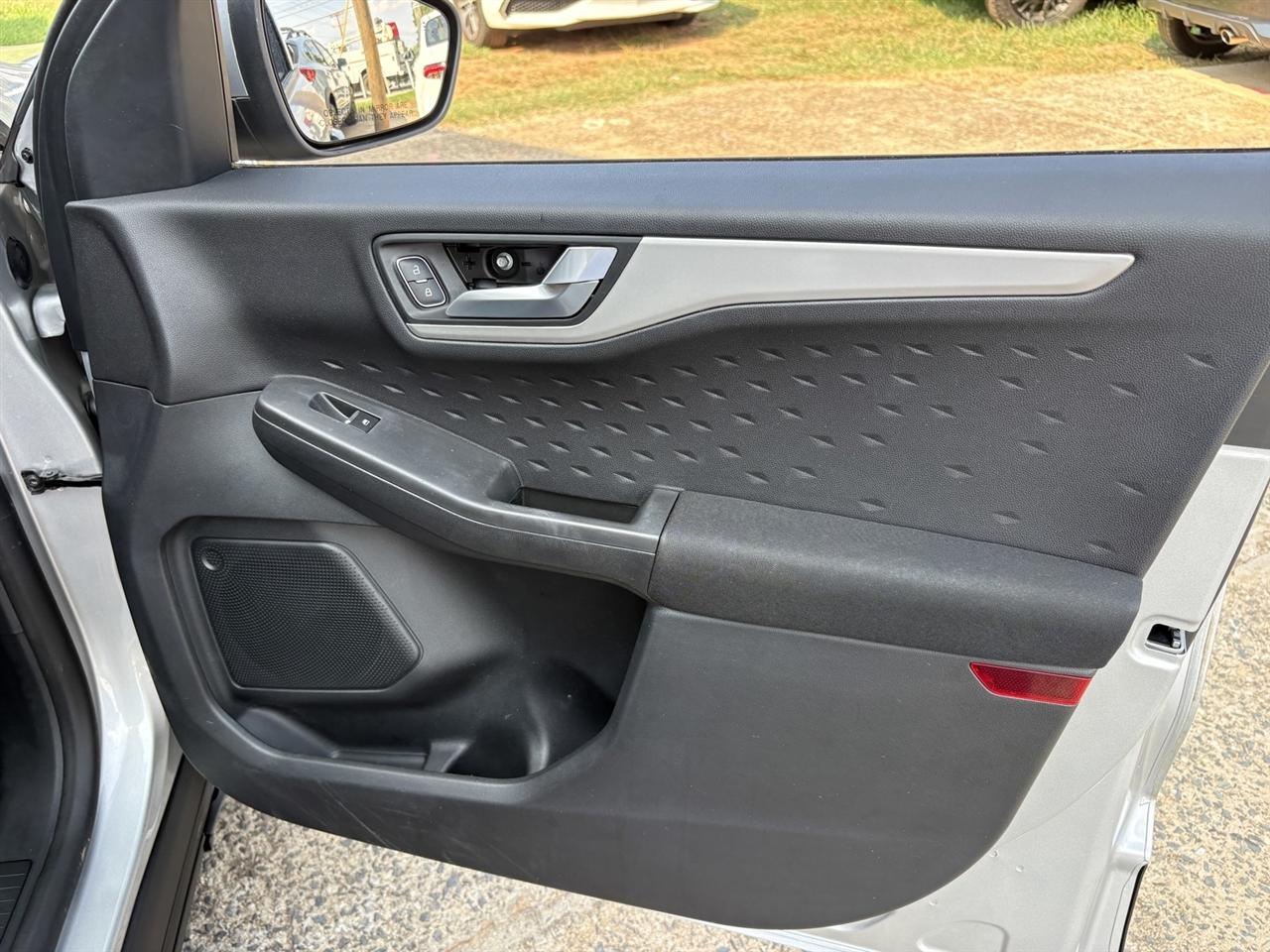 Toyota RAV4 Hybrid LE 2023