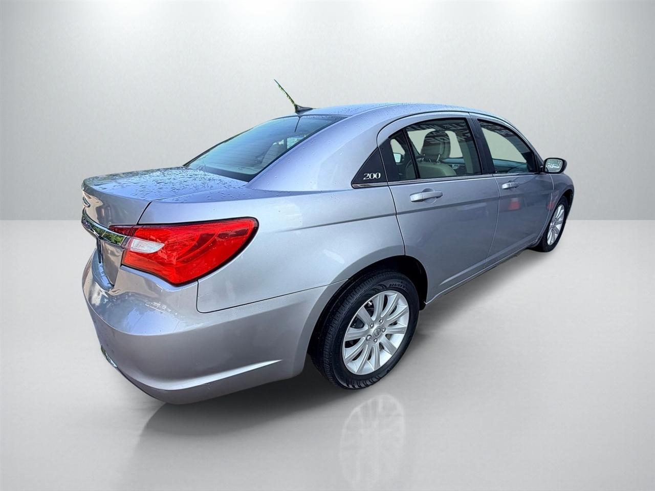 Chrysler 200 Touring 2013