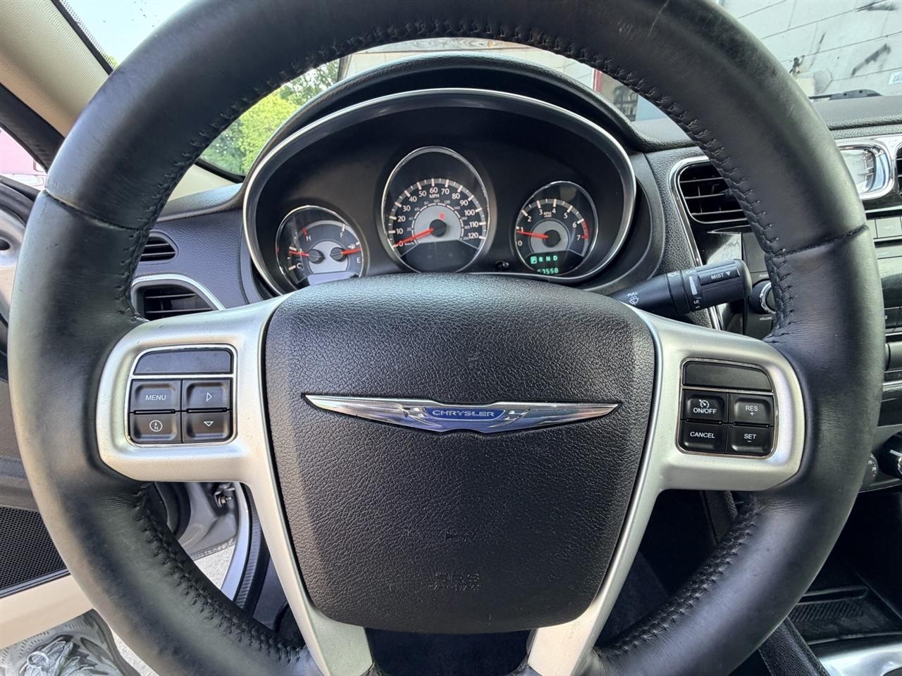 Chrysler 200 Touring 2013