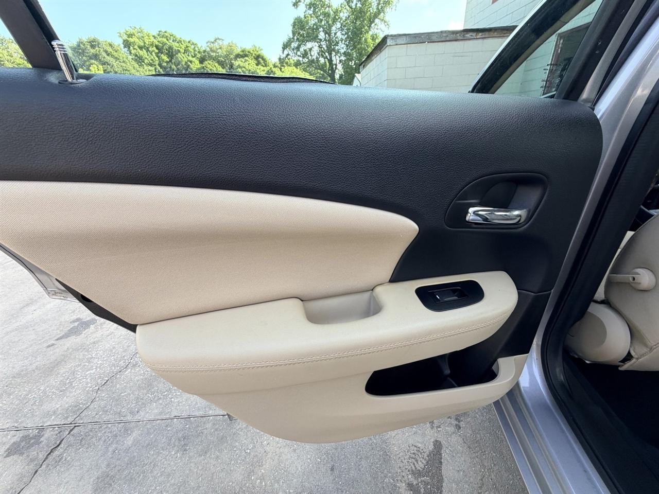 Chrysler 200 Touring 2013