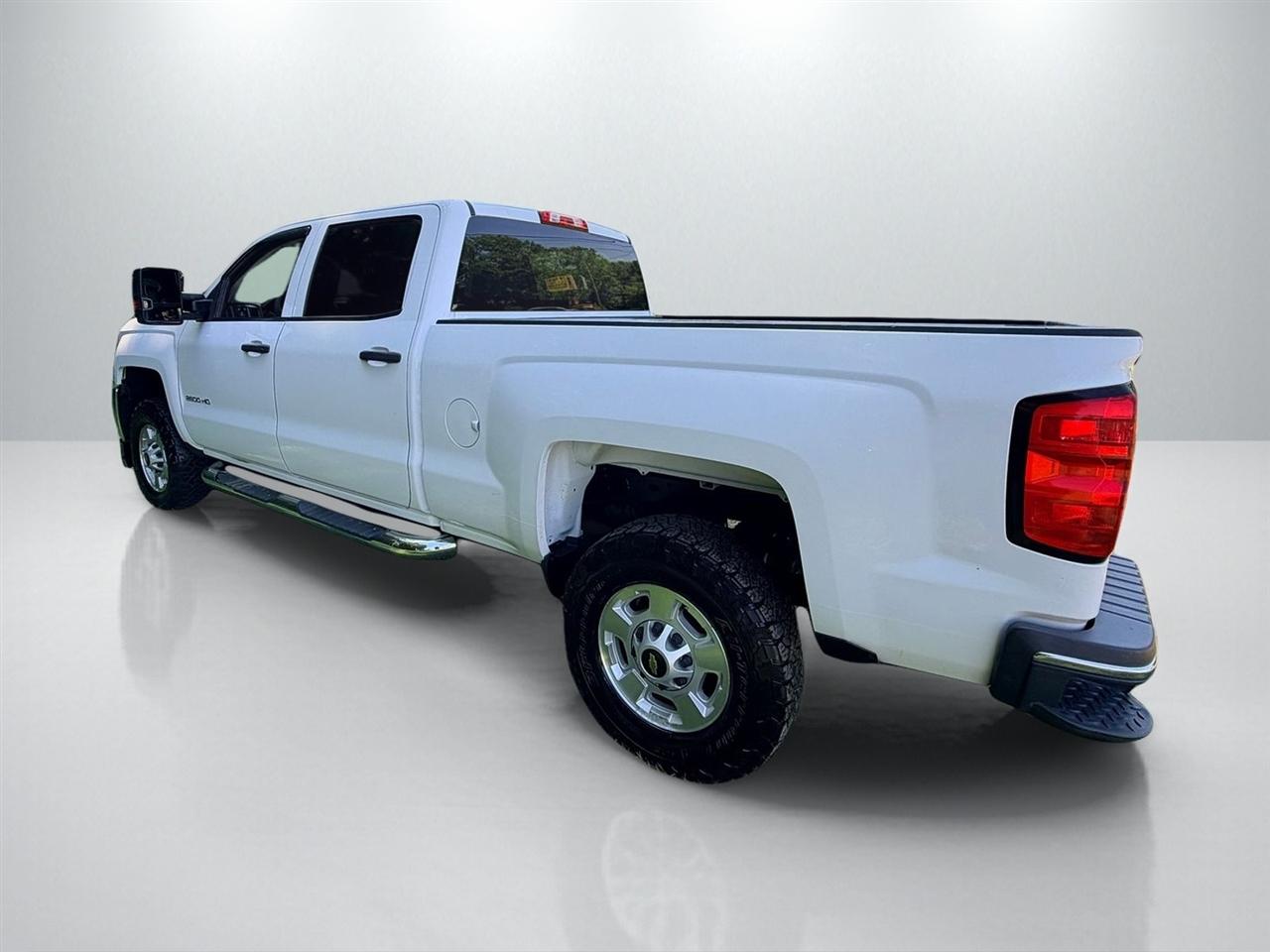 Chevrolet Silverado 2500HD Work Truck Crew Cab 4WD 2015