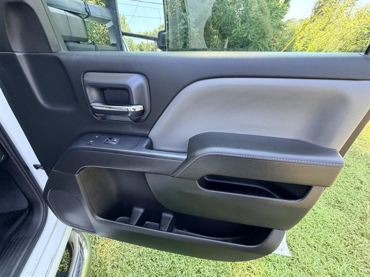 Chevrolet Silverado 2500HD Work Truck Crew Cab 4WD 2015