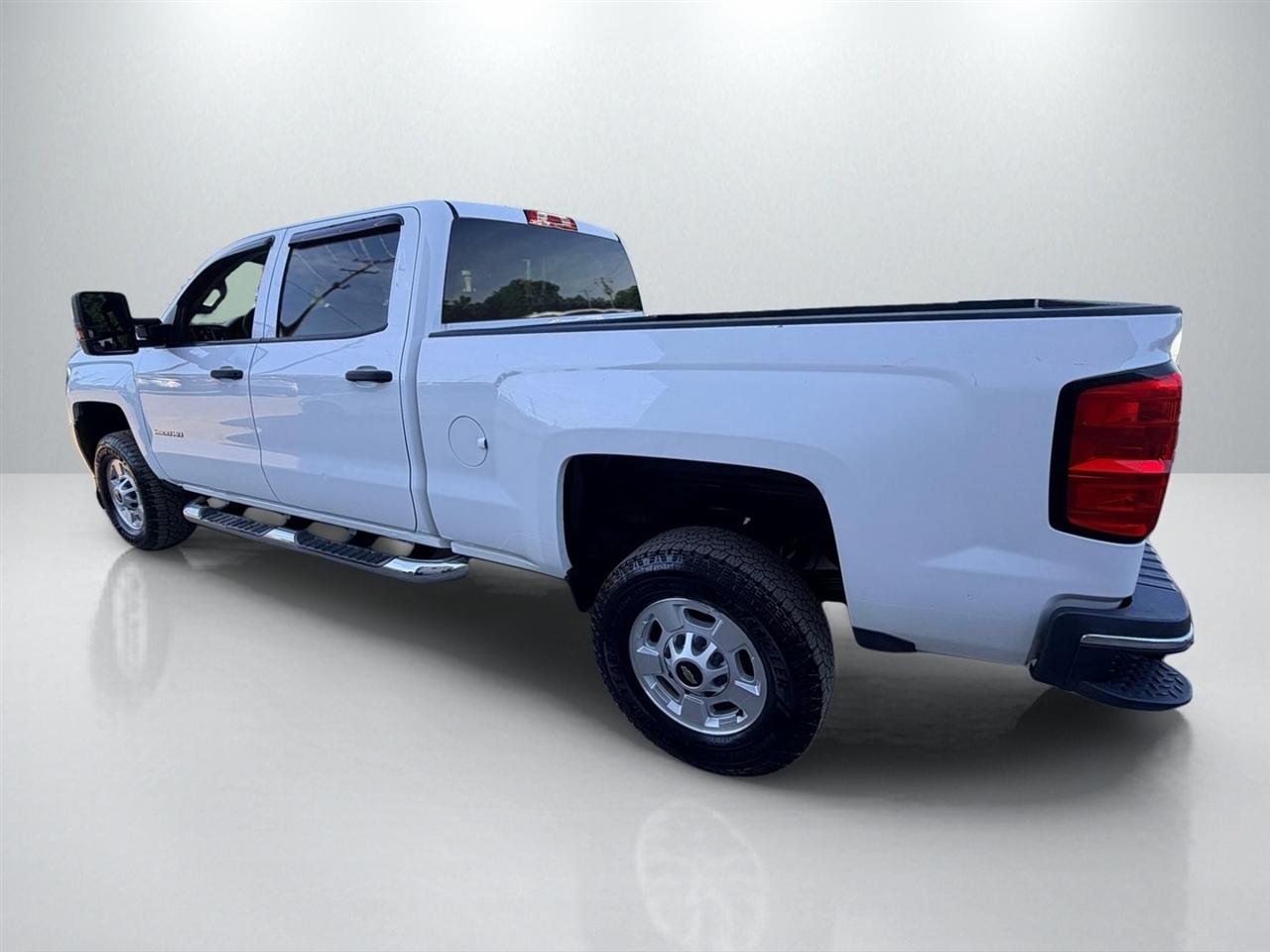 Chevrolet Silverado 2500HD Work Truck Crew Cab 4WD 2015