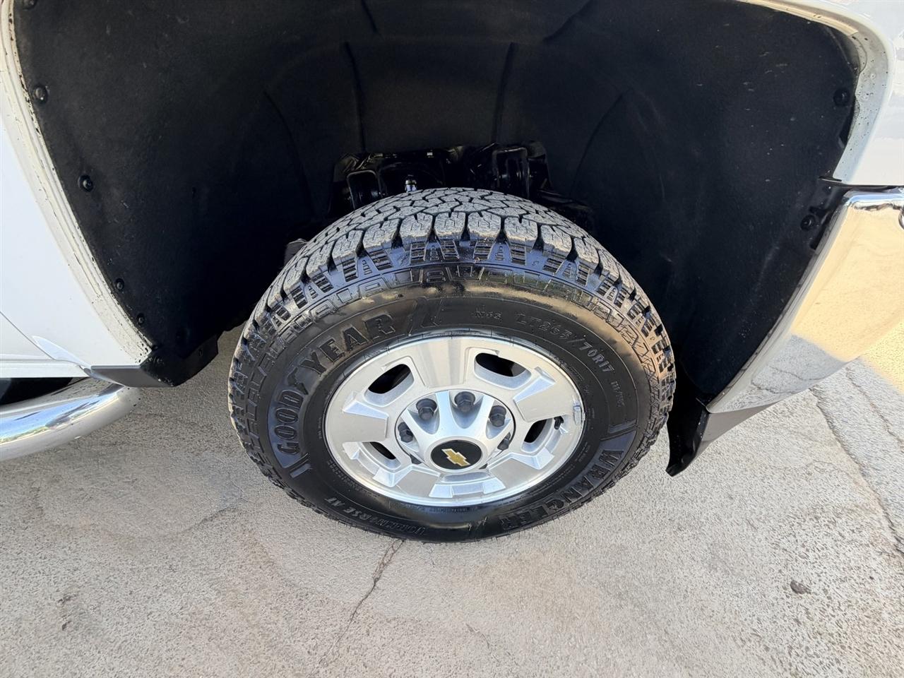 Chevrolet Silverado 2500HD Work Truck Crew Cab 4WD 2015