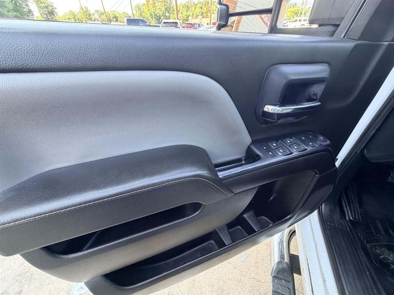 Chevrolet Silverado 2500HD Work Truck Crew Cab 4WD 2015