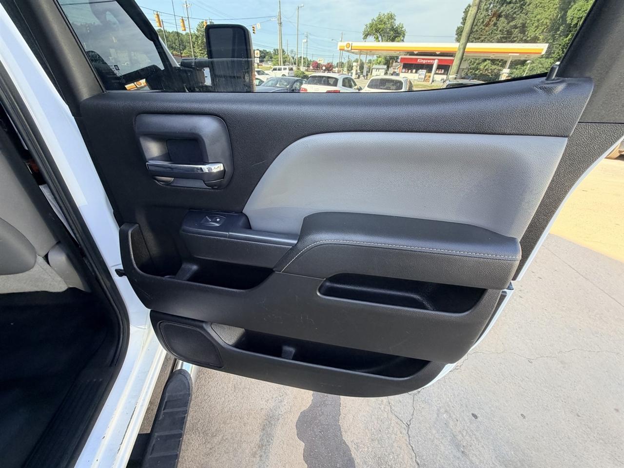 Chevrolet Silverado 2500HD Work Truck Crew Cab 4WD 2015