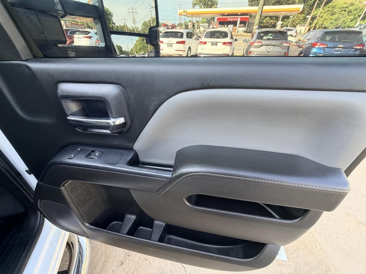 Chevrolet Silverado 2500HD Work Truck Crew Cab 4WD 2015