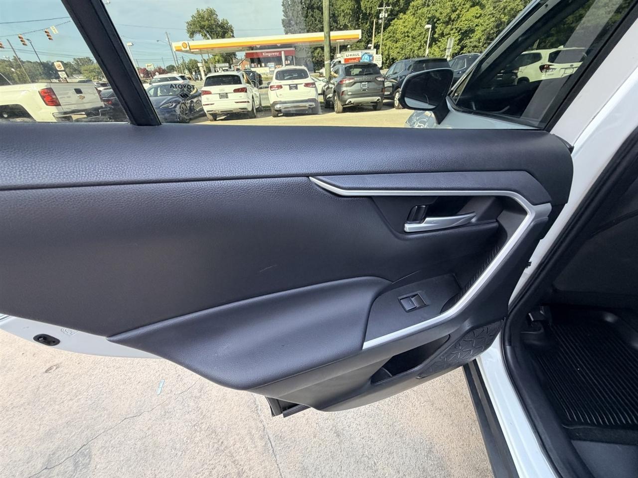 Toyota RAV4 XLE AWD 2023