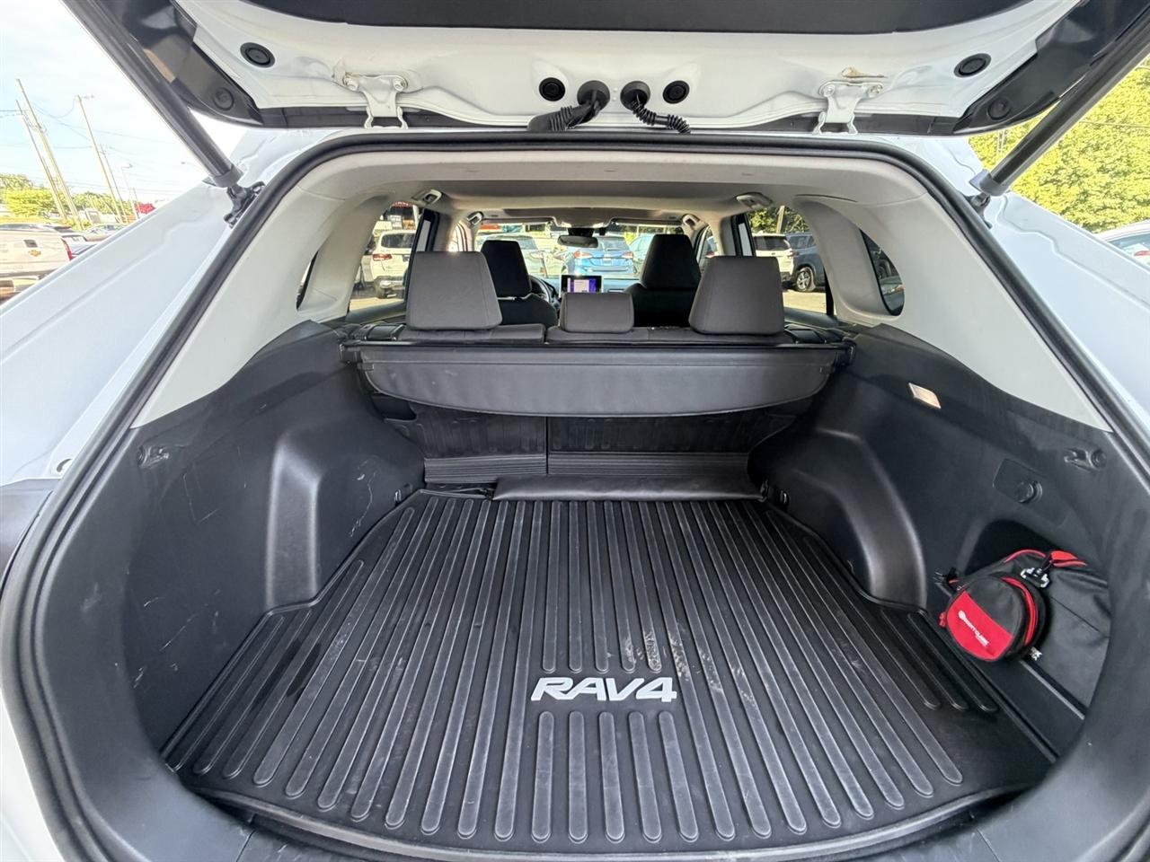 Toyota RAV4 XLE AWD 2023