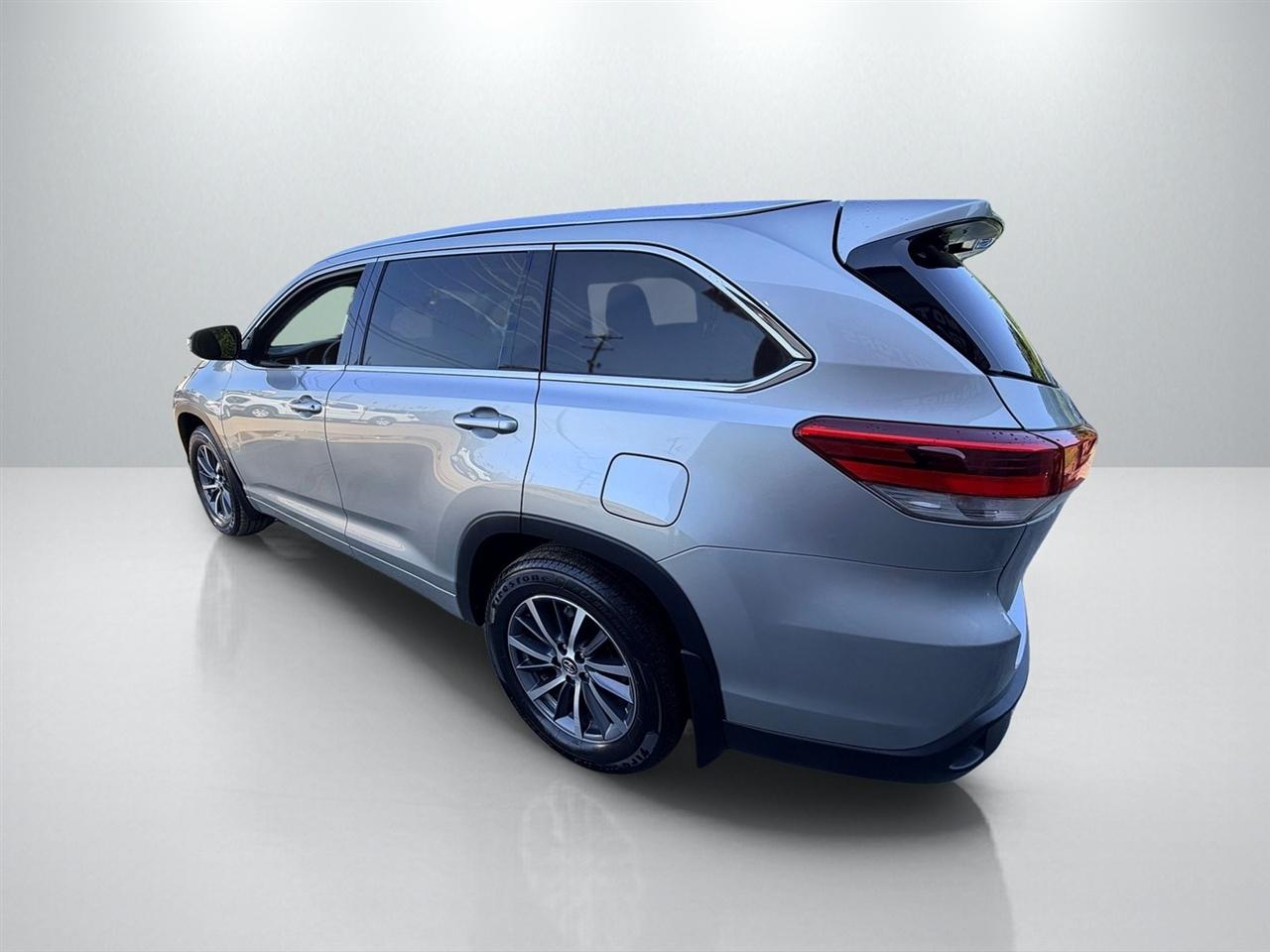 Toyota Highlander XLE 4WD 2017