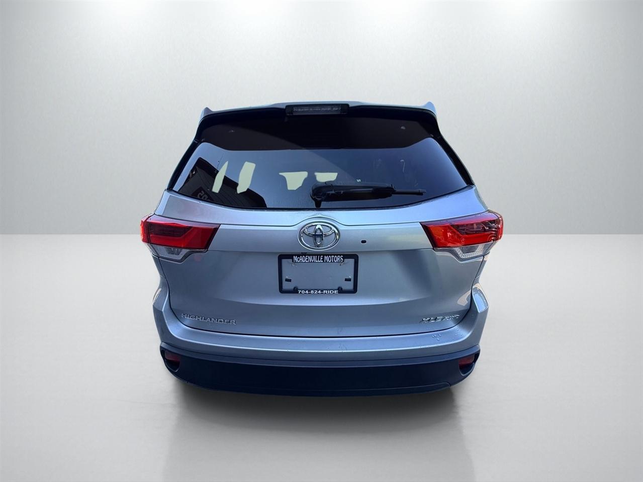 Toyota Highlander XLE 4WD 2017