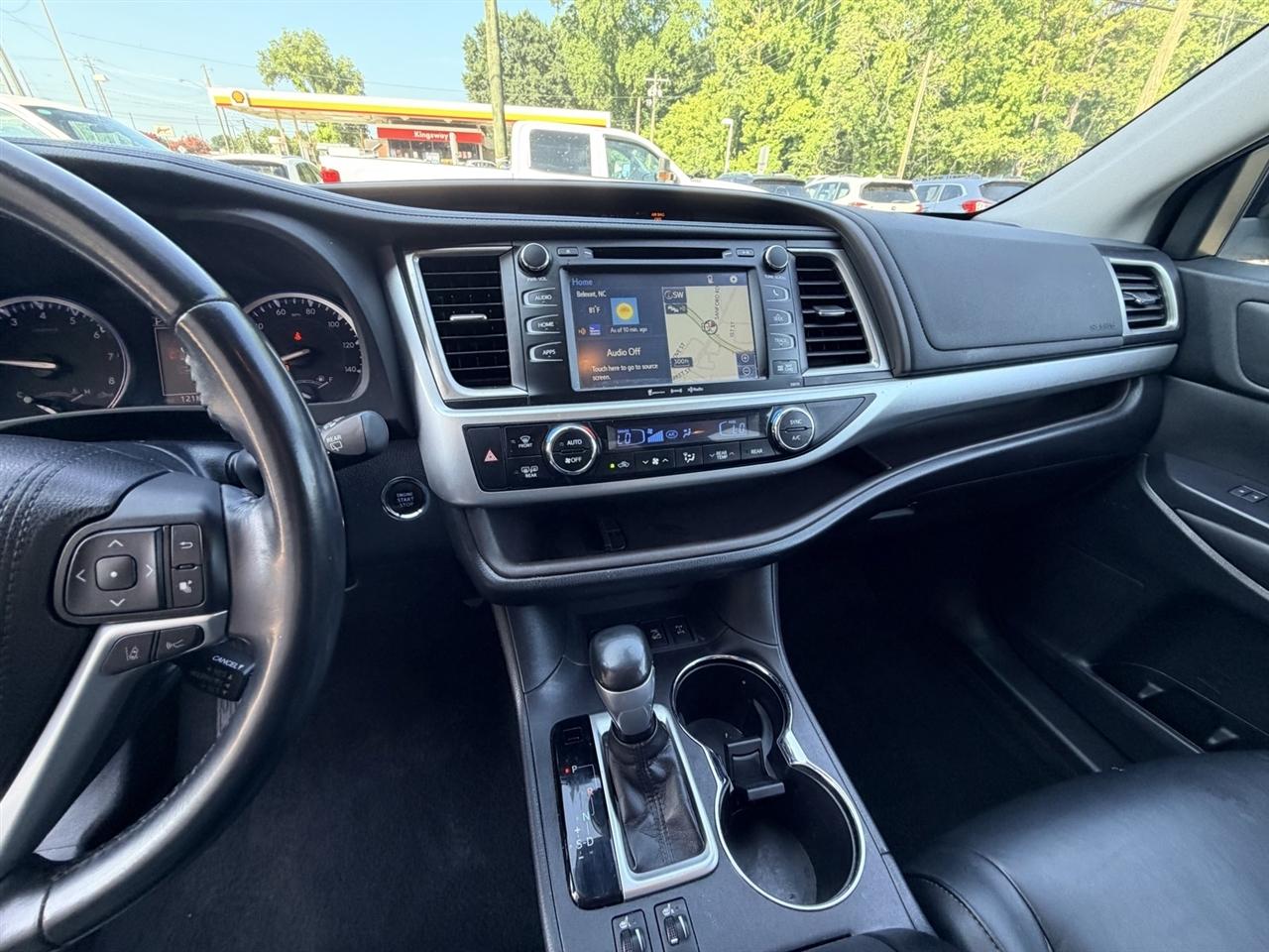 Toyota Highlander XLE 4WD 2017
