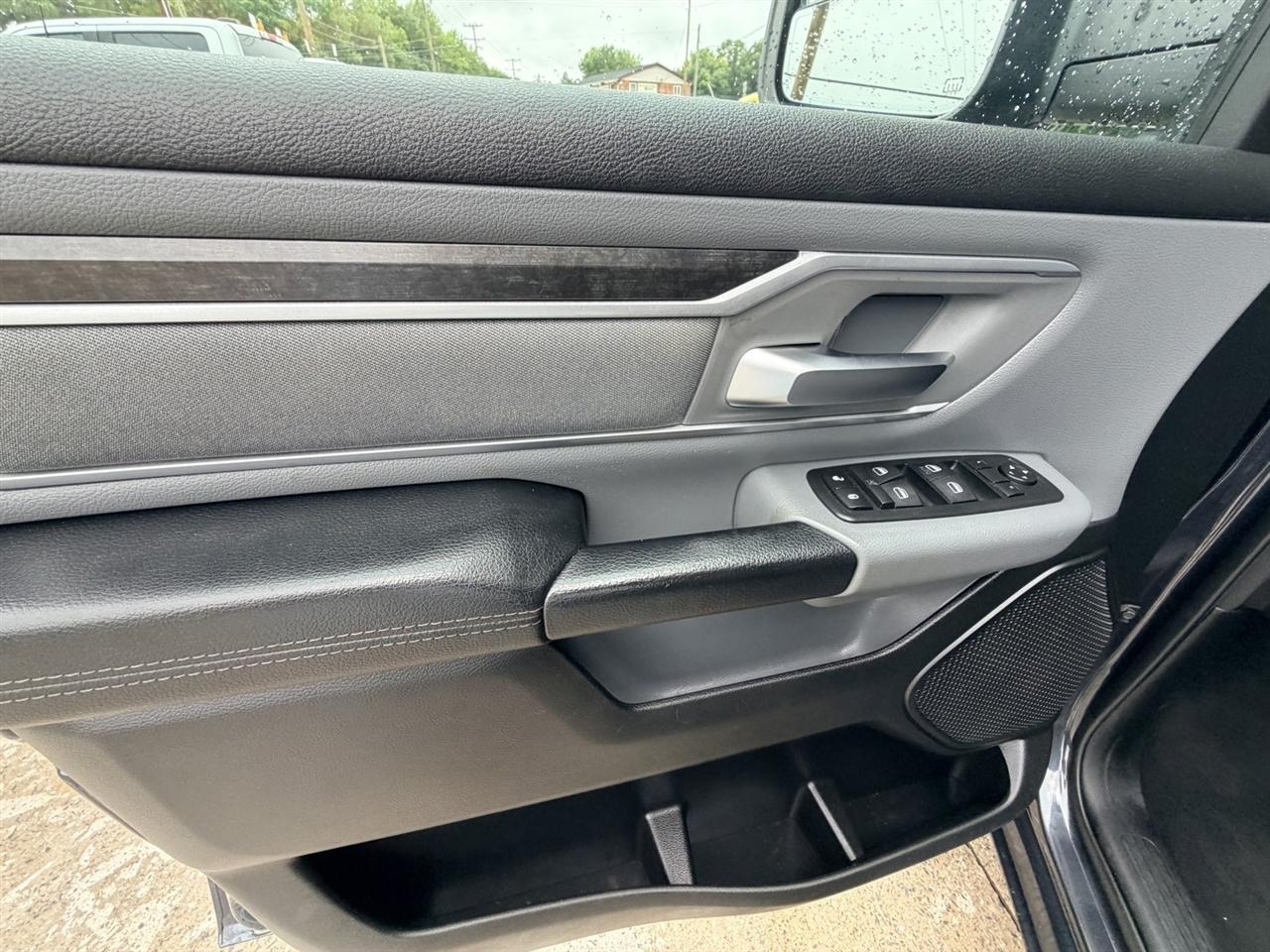 RAM 1500 Big Horn Quad Cab 4WD 2021
