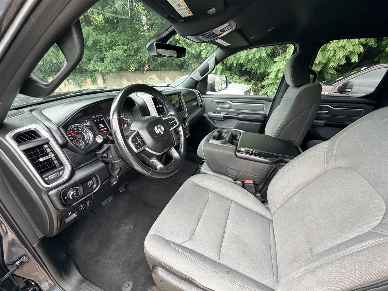 RAM 1500 Big Horn Quad Cab 4WD 2021