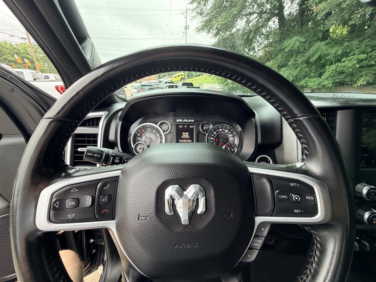 RAM 1500 Big Horn Quad Cab 4WD 2021