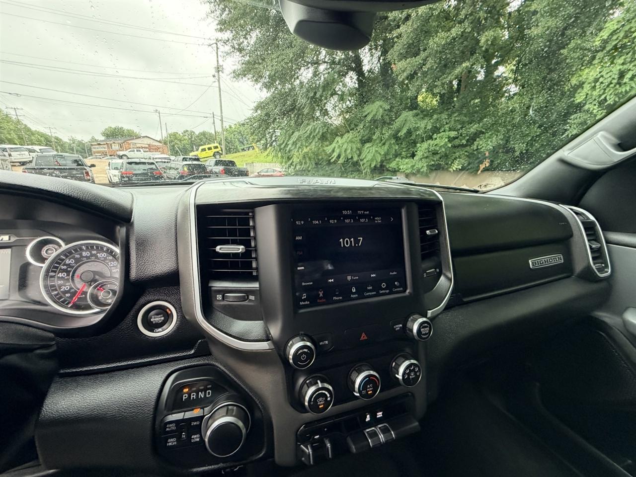 RAM 1500 Big Horn Quad Cab 4WD 2021