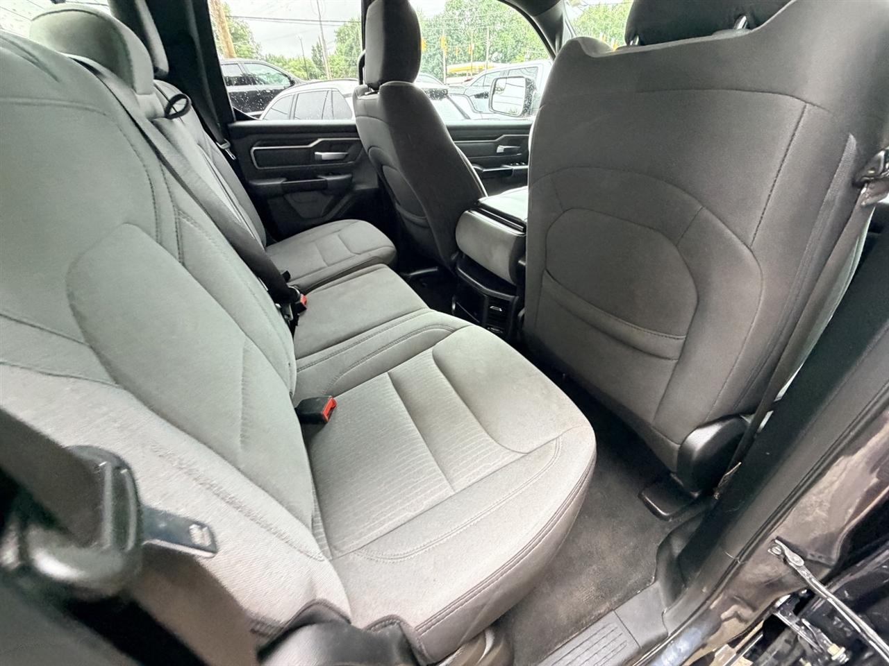 RAM 1500 Big Horn Quad Cab 4WD 2021