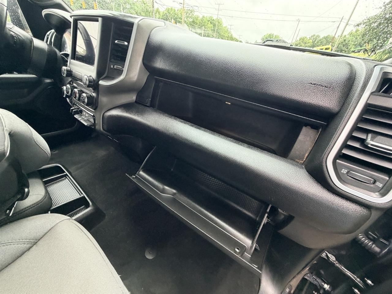 RAM 1500 Big Horn Quad Cab 4WD 2021