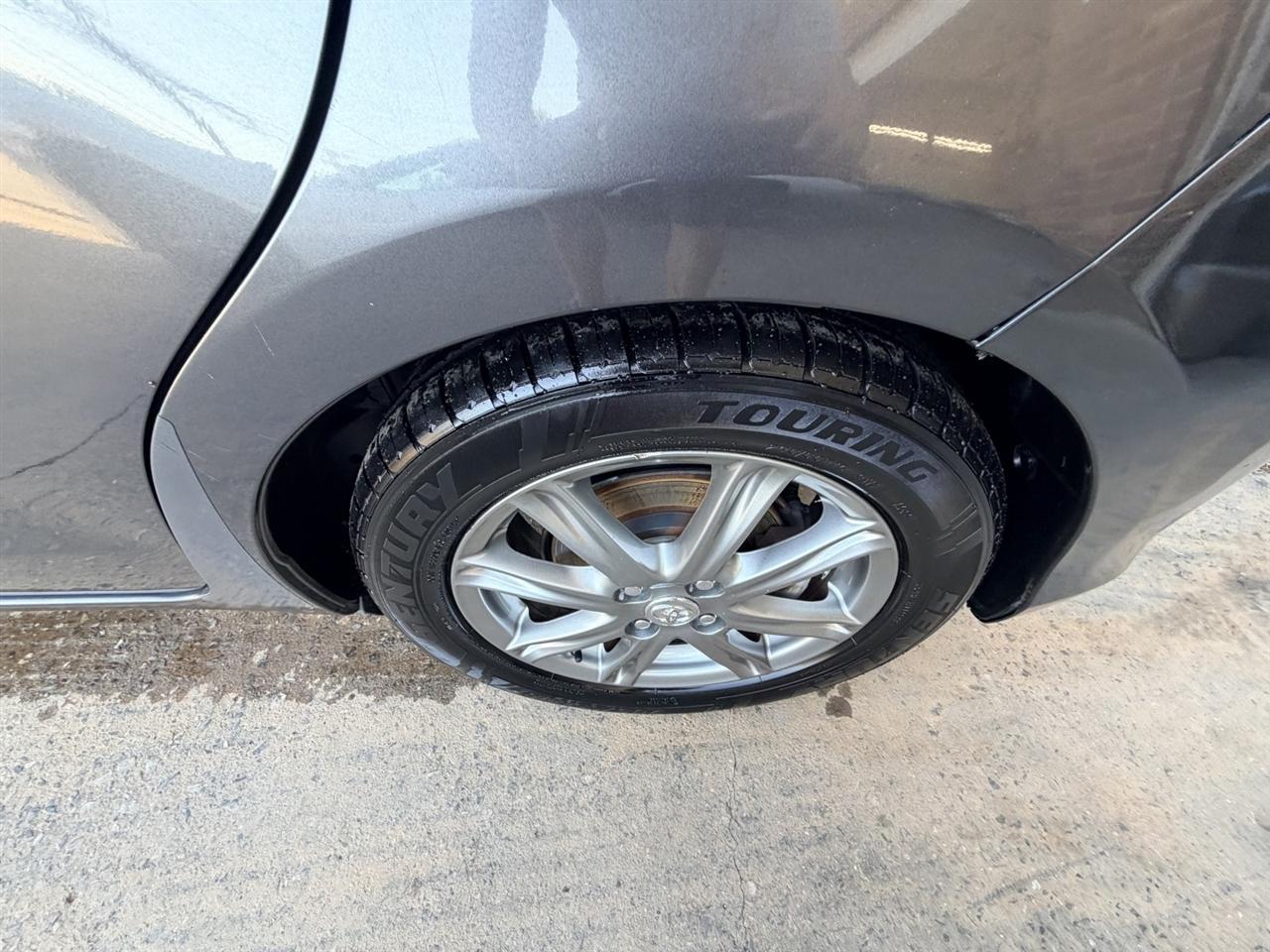 Toyota Yaris SE 5-Door AT 2012