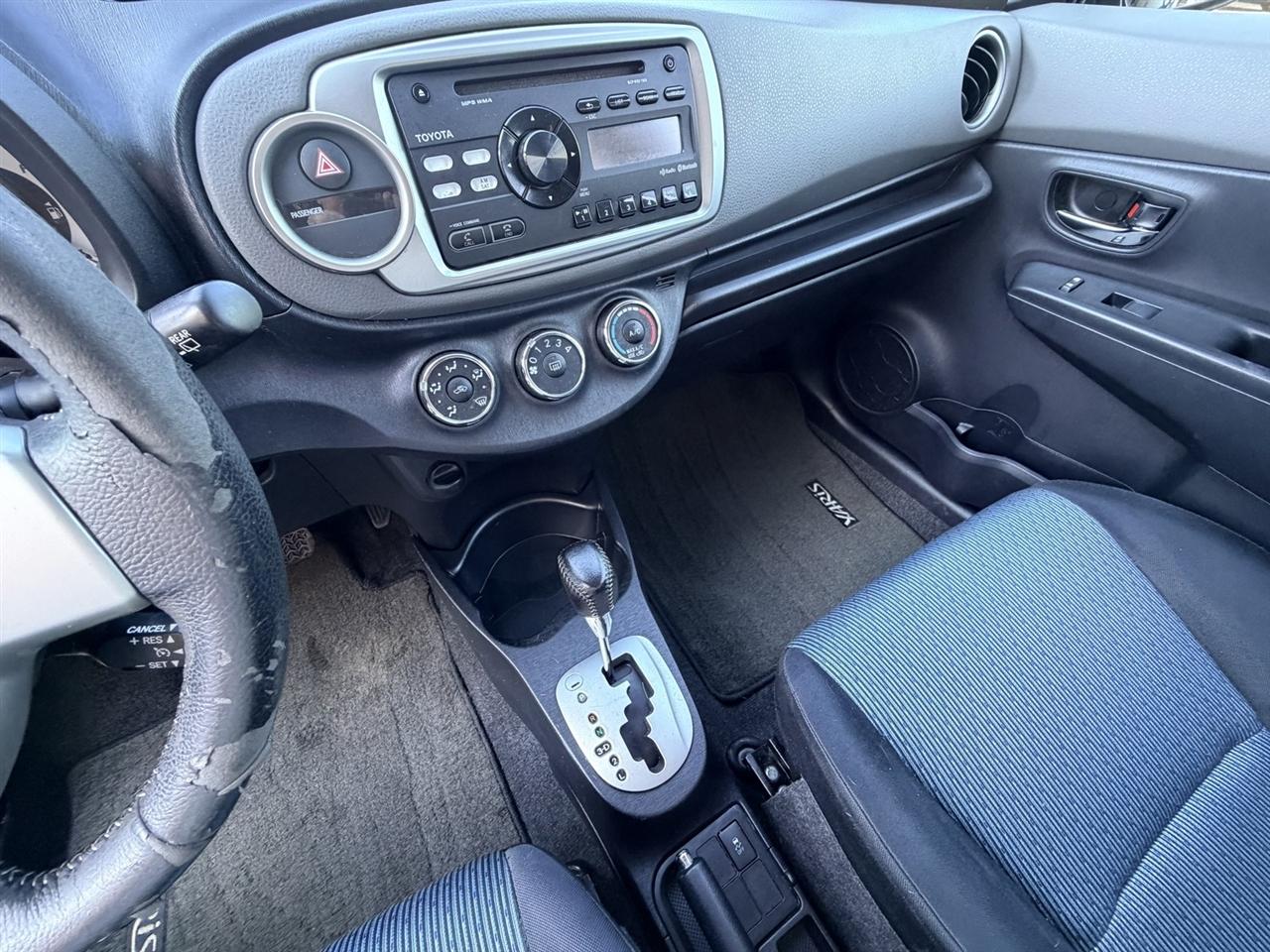 Toyota Yaris SE 5-Door AT 2012