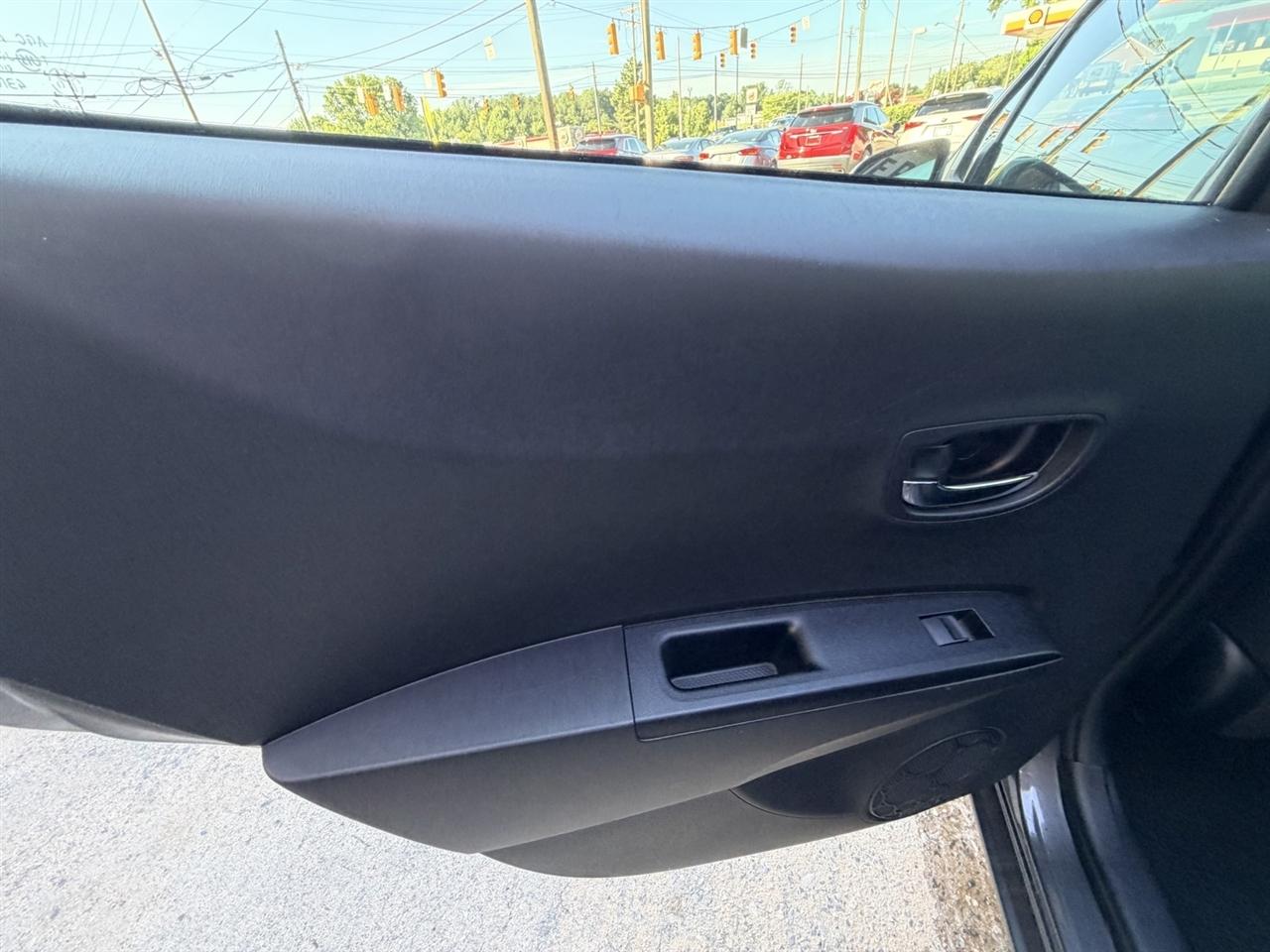 Toyota Yaris SE 5-Door AT 2012