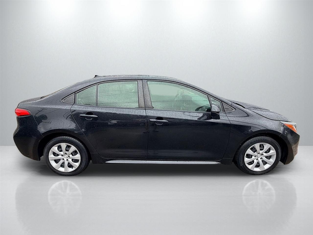 Toyota Corolla LE 2022