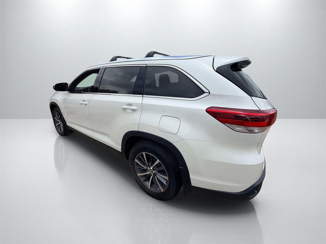 Toyota Highlander XLE AWD V6 2019