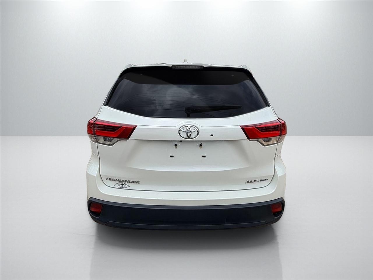 Toyota Highlander XLE AWD V6 2019