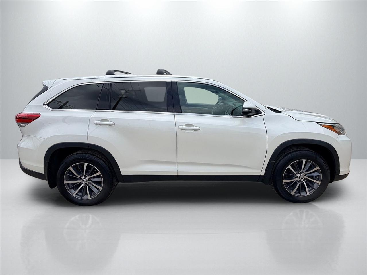 Toyota Highlander XLE AWD V6 2019
