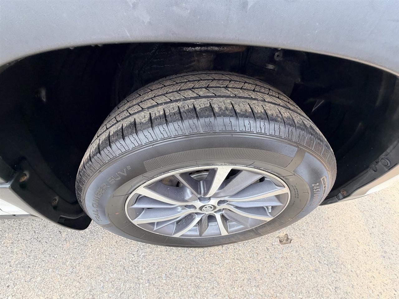 Toyota Highlander XLE AWD V6 2019