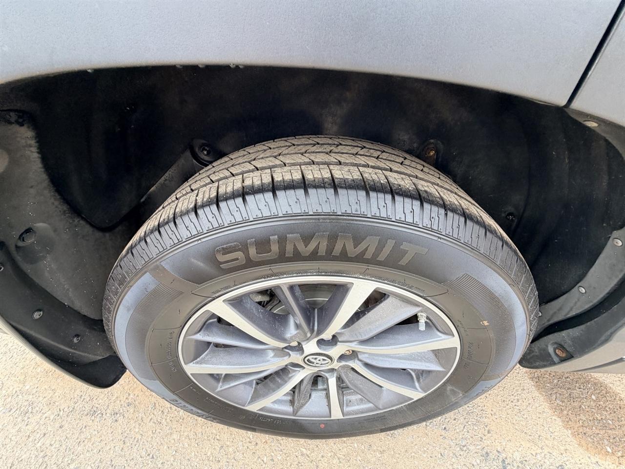 Toyota Highlander XLE AWD V6 2019