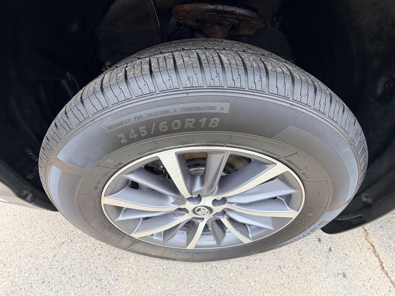 Toyota Highlander XLE AWD V6 2019
