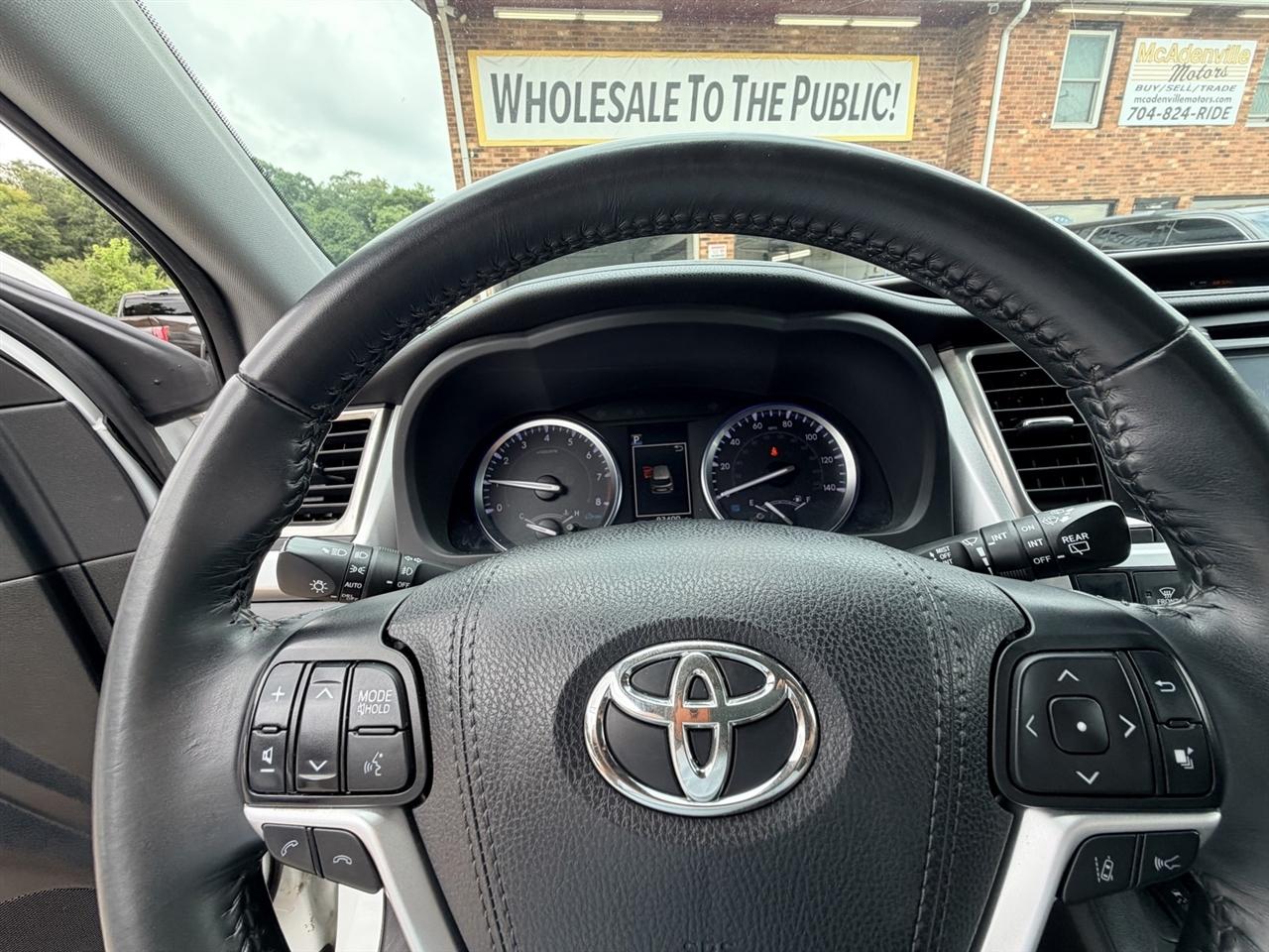 Toyota Highlander XLE AWD V6 2019