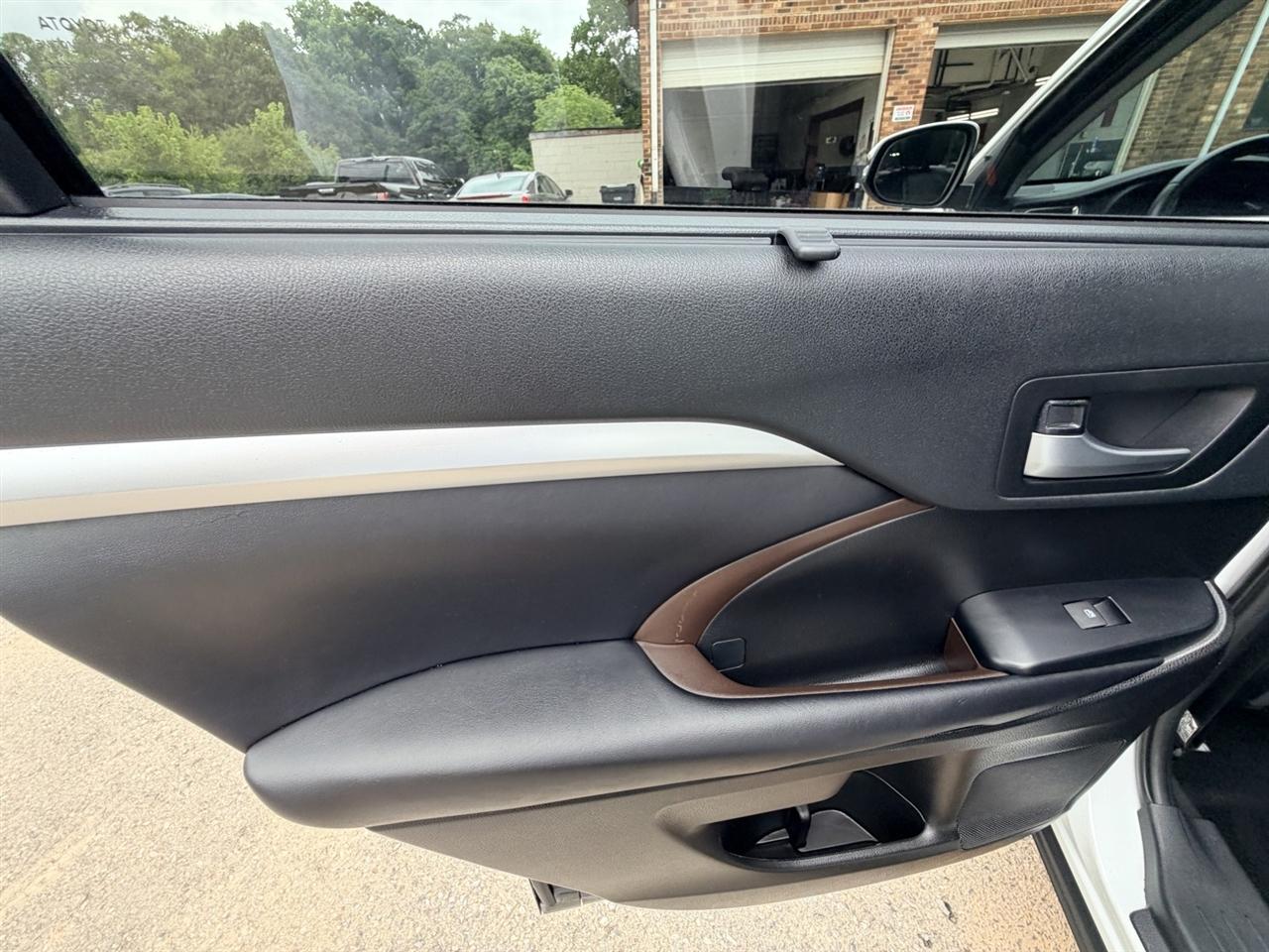 Toyota Highlander XLE AWD V6 2019