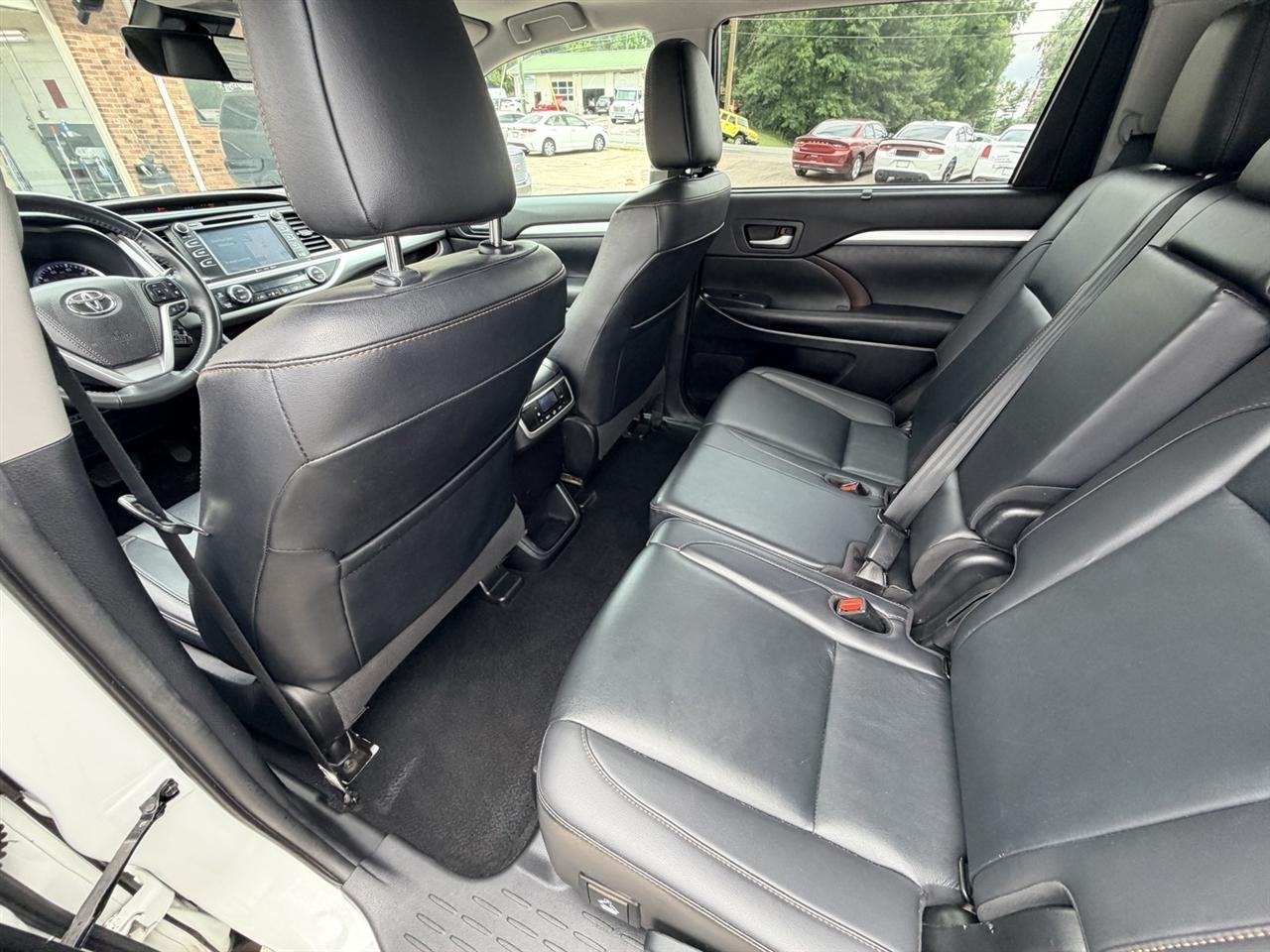 Toyota Highlander XLE AWD V6 2019