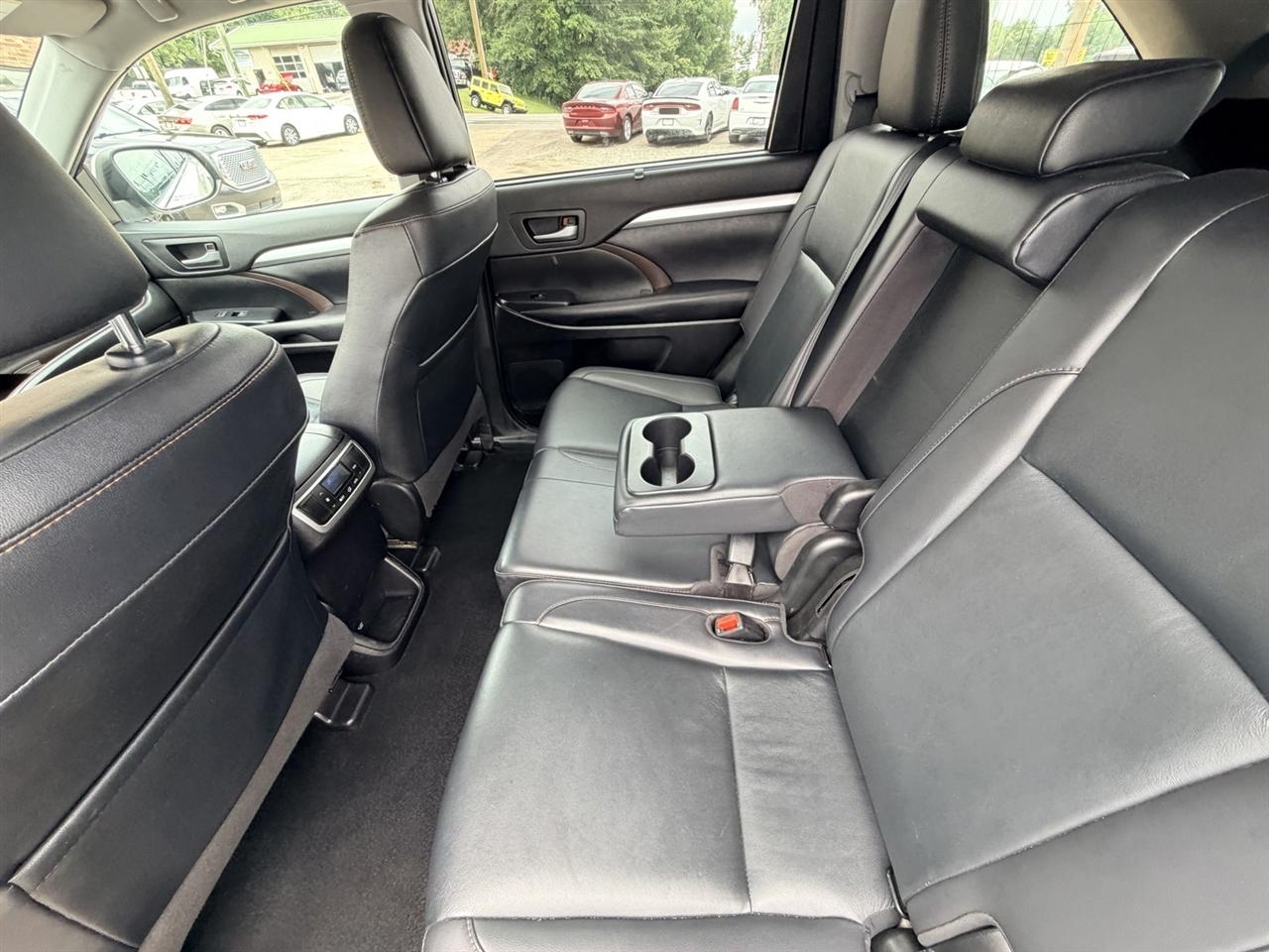 Toyota Highlander XLE AWD V6 2019