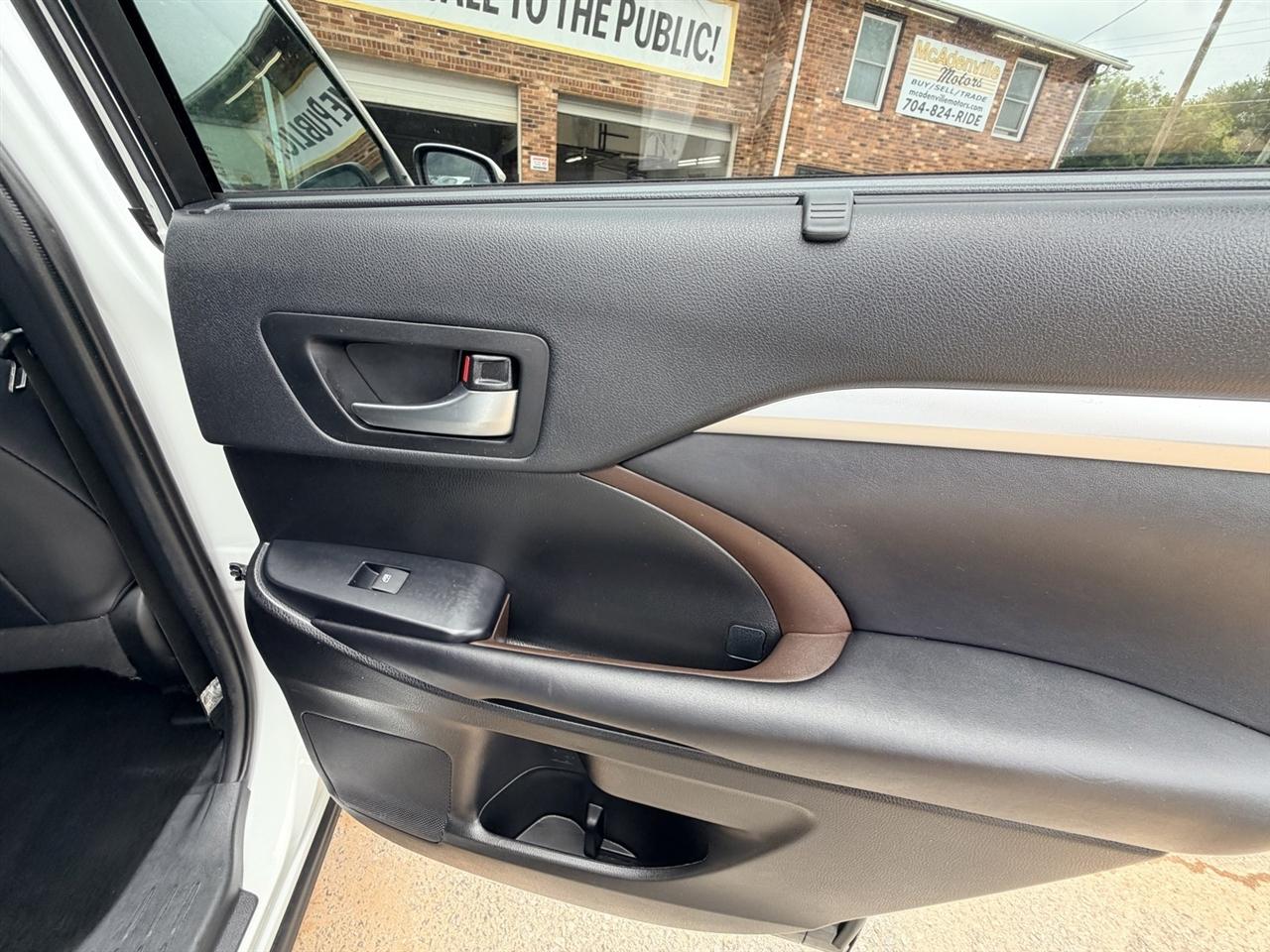 Toyota Highlander XLE AWD V6 2019